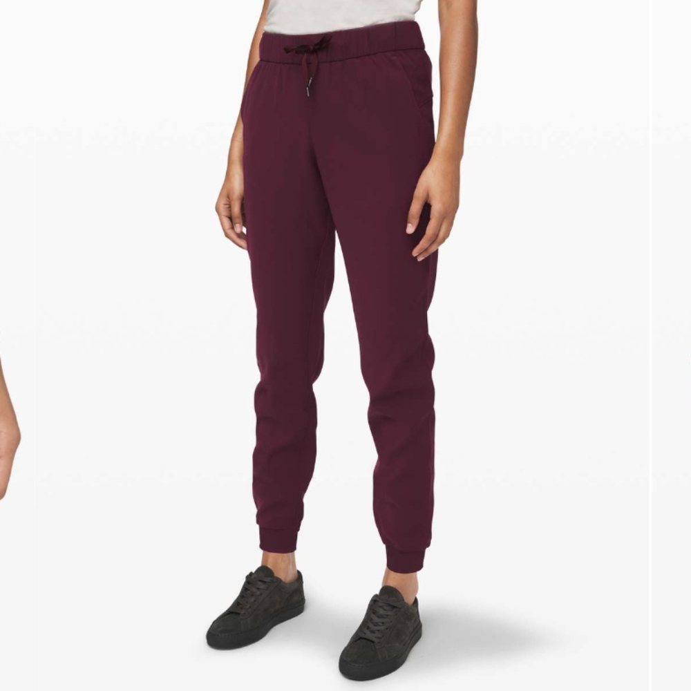 Lululemon On the Fly Jogger Dark Adobe